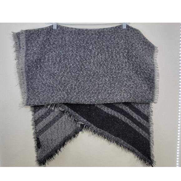 Marcus Adler New York Scarf/Shawl Sequined Black/Gray Fringed Cozy Winter Warm - Picture 2 of 9